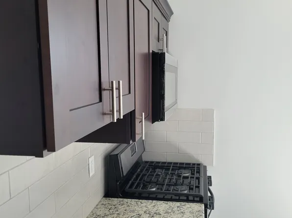 166 Summit Avenue image 12 of 40