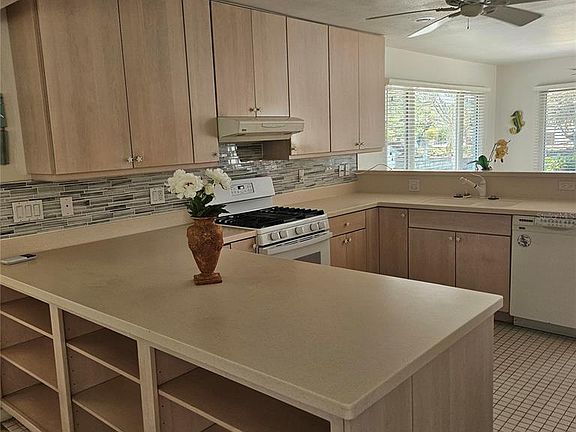 5th image of 528 Ralph St