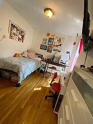 Rented by R New York