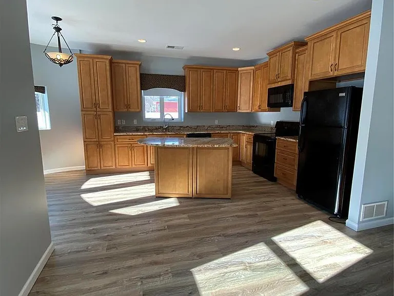 922 New Ballwin Rd — Photo 8