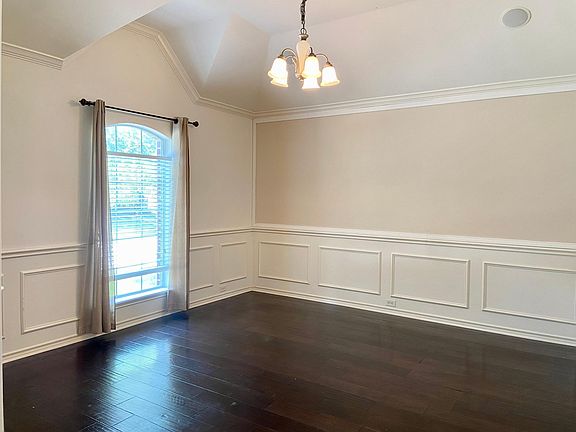 2nd image of 1717 Briarhollow Dr