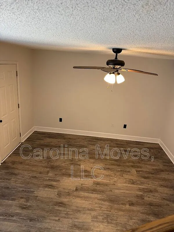 3 bed, 2.5 bath, 1350 sqft, $1,495 — Photo 3