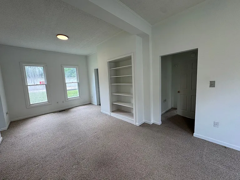 421 5th Ave SW — Photo 4