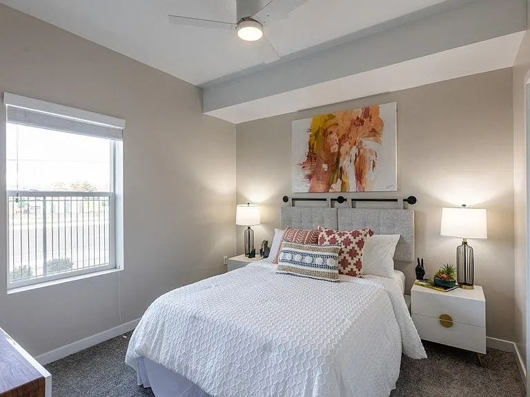 Parq Crossing Apartments — Photo 12