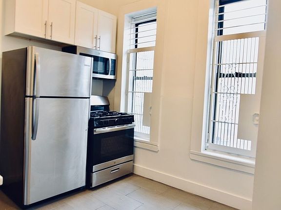 3rd image of 439 E 135th St APT 2W