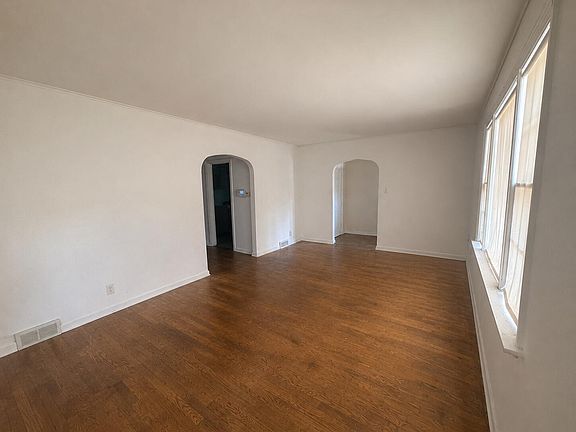 4th image of 1302 Dakota St