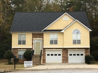 250 Cannon Dr, Fayetteville, GA 30214