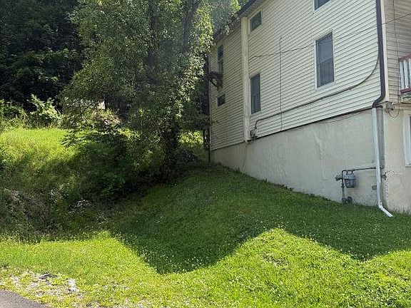 3rd image of 504 W Allegany Ave