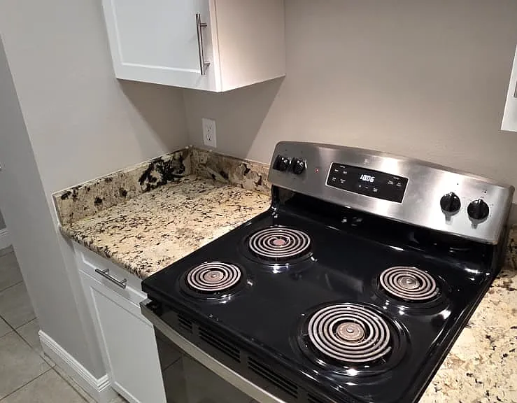 2809 Berkshire Cir — Photo 18