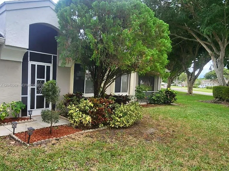 9238 Vineland Ct #G — Photo 10