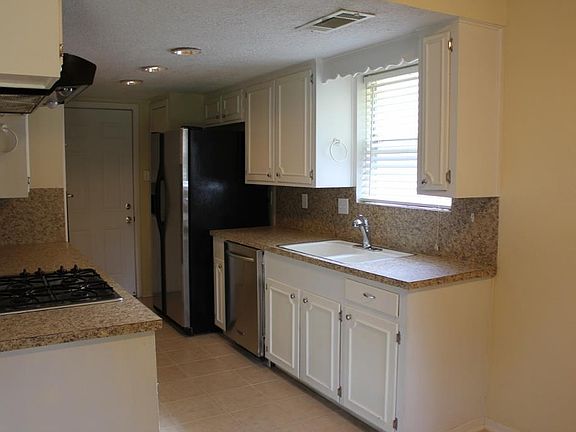 5th image of 13919 Duncannon Dr