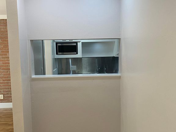 3rd image of 2822 Briarhurst Dr APT 56