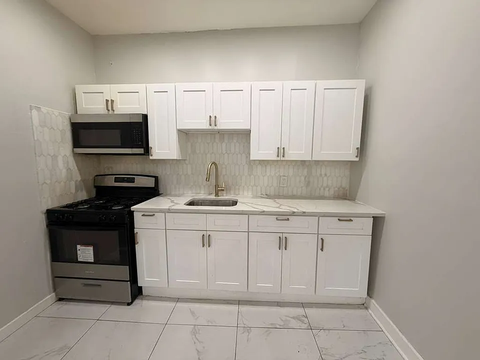 235 Davenport Ave #2B