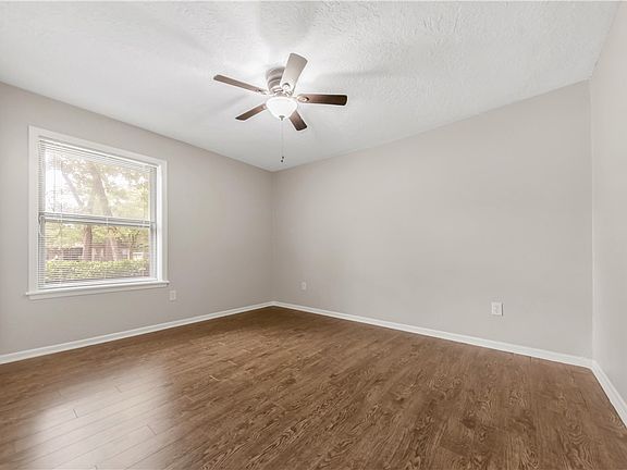 4th image of 2904 Adrienne Dr