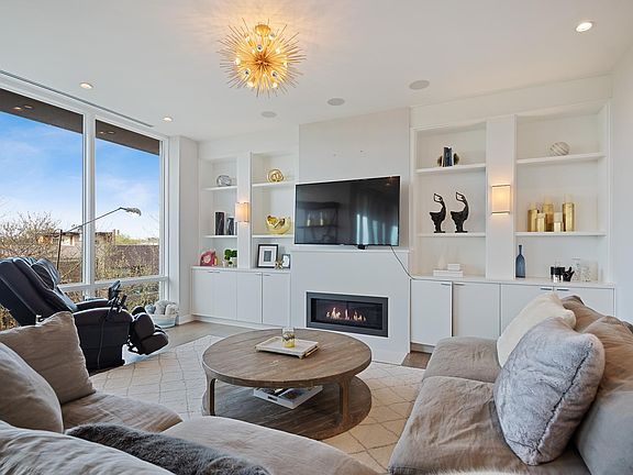 3rd image of 1947 W Diversey Pkwy #Penthouse