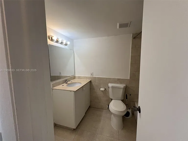 1801 S Treasure Dr #504 — Photo 21
