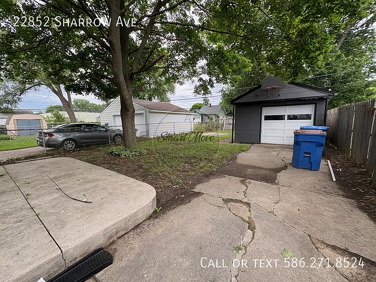 22852 Sharrow Ave — Photo 20