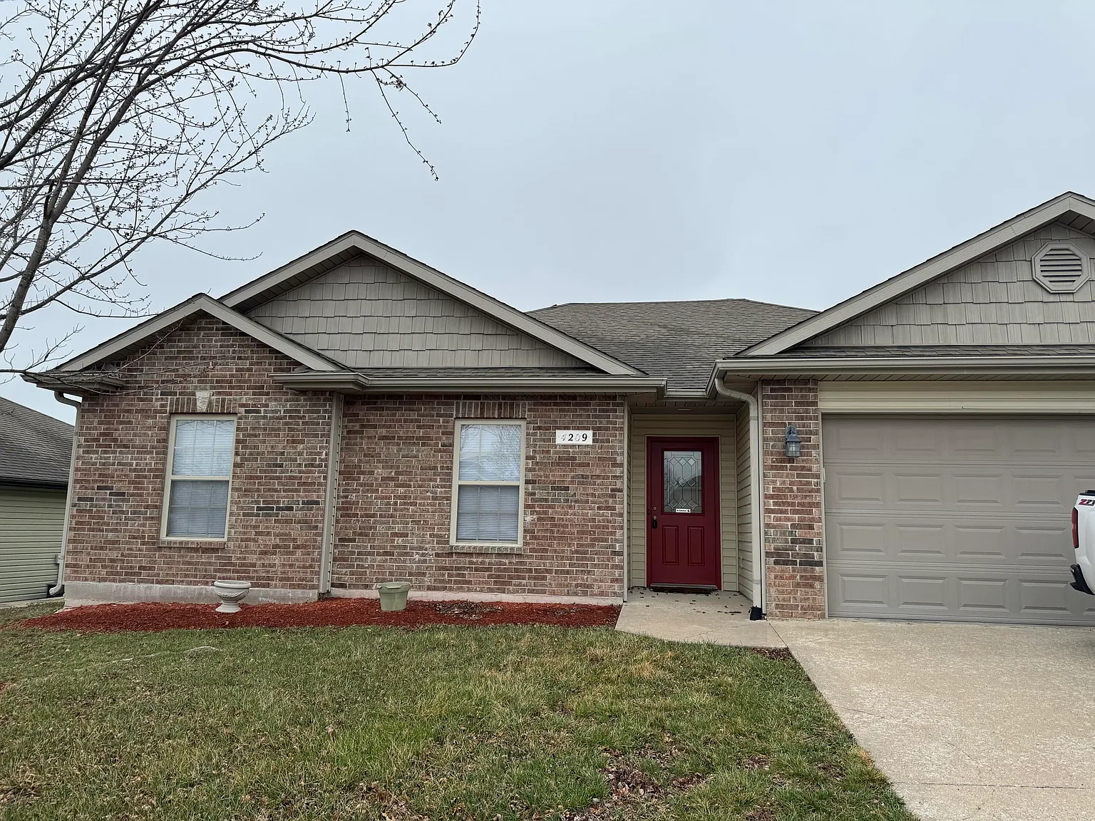3 bed, 2.0 bath, $1,700 — Photo 2