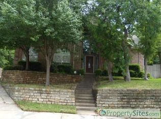 812 Red Oak Ct, Crowley, TX 76036