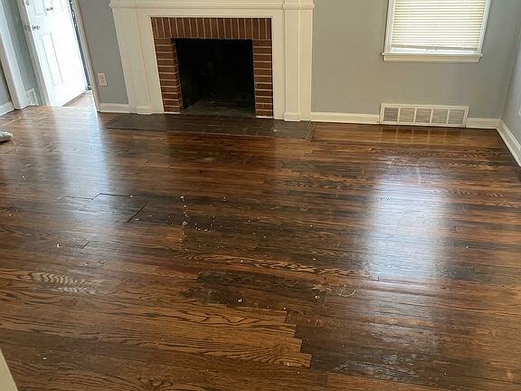 3rd image of 17540 Pinehurst Ave