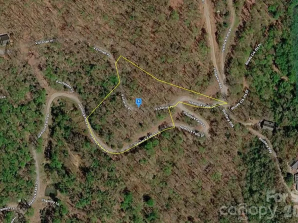 600 Hemlock Falls Dr, Sylva, NC 28779