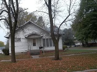 203 S 12th St, Wymore, NE 68466