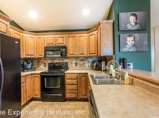 3108 S Fernwood Ave, Sioux Falls, SD 57110