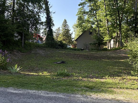 4th image of 444 Poplar St