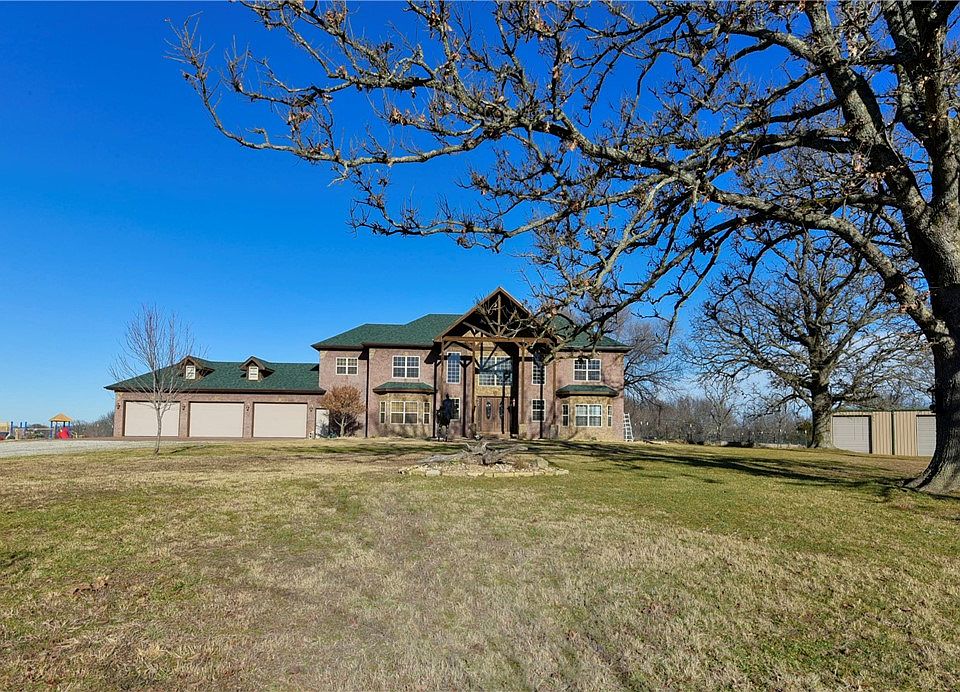 1st image of 495 Shady Oak Ln