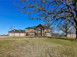 495 Shady Oak Ln, Reeds Spring, MO 65737