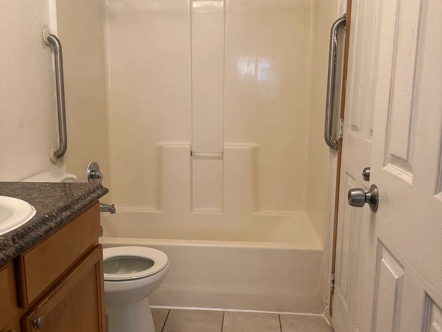 2 bed, 800 sqft, $1,500 — Photo 4