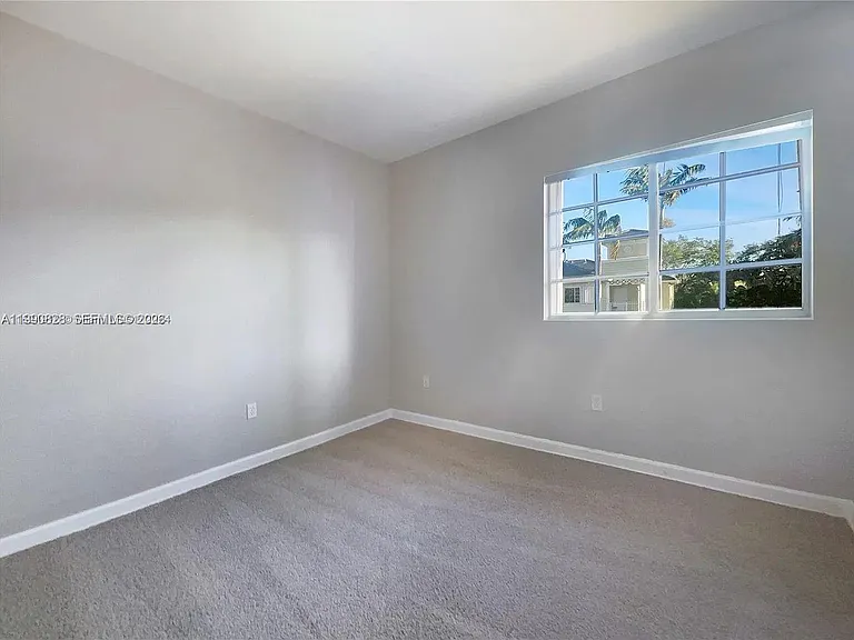 2730 NE 4th St #205 — Photo 7