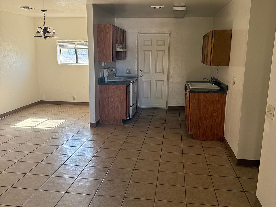 1st image of 107 W 7th St #107