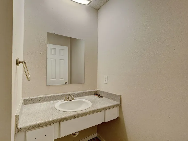 515 Alameda St — Photo 8