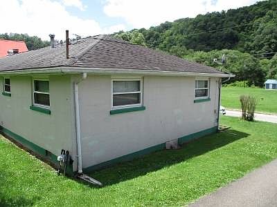 5th image of 217 Mill St