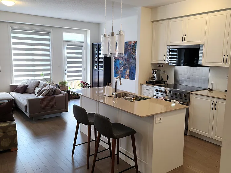 292 Bergamot Ave — Photo 9