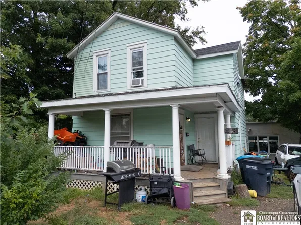 43 Houghton St, Fredonia, NY 14063