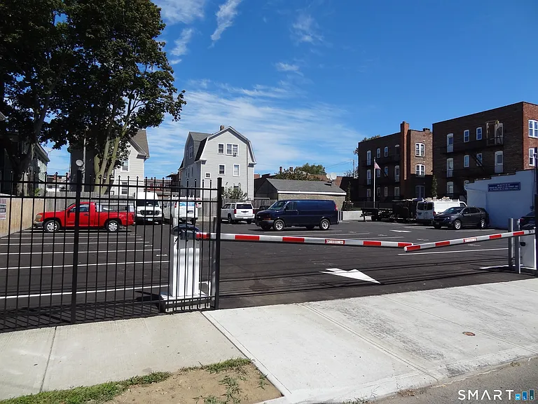 2806 Fairfield Ave #207 — Photo 22