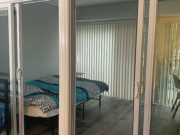 3rd image of 1300 Army Navy Dr APT 102