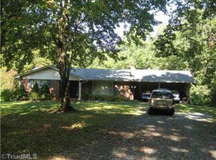 2276 East Rd, Walnut Cove, NC 27052