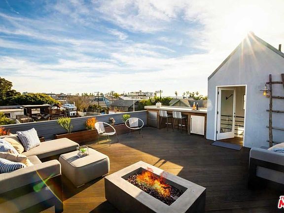 4th image of 101 Wavecrest Ave #1
