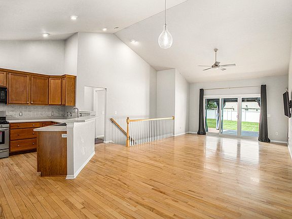 5th image of 5928 Baywood Dr