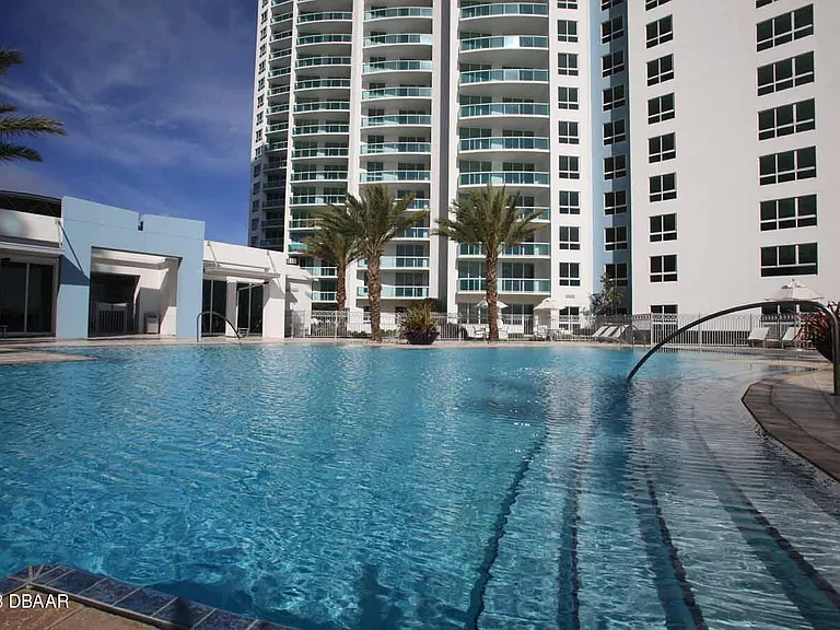 241 Riverside Dr #2509 — Photo 40
