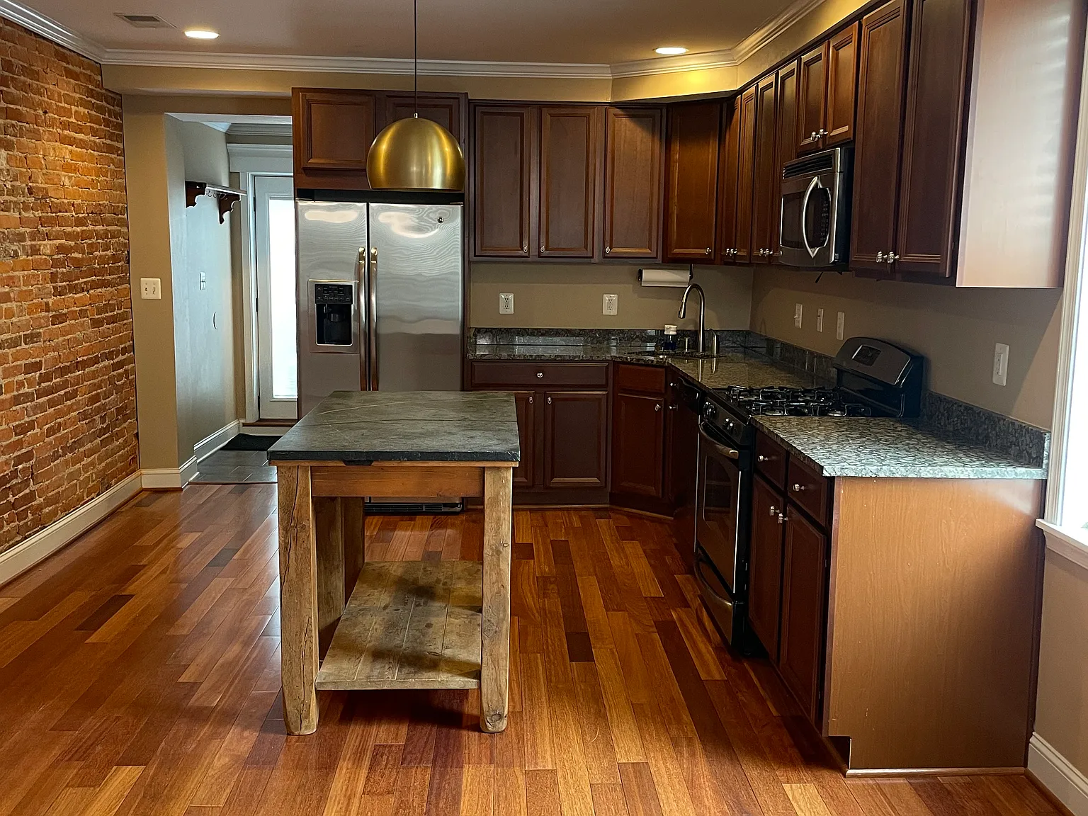 2 bed, 2.5 bath, 1810 sqft, $2,900 — Photo 4