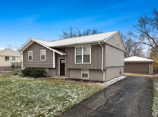 330 E Tulip Dr, Glenwood, IL 60425