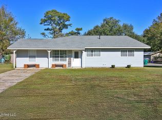 226 Audrey Cir, Ocean Springs, MS 39564