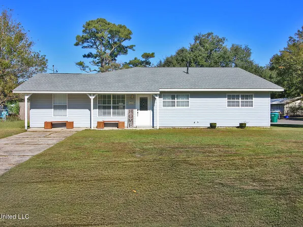 226 Audrey Cir, Ocean Springs, MS 39564