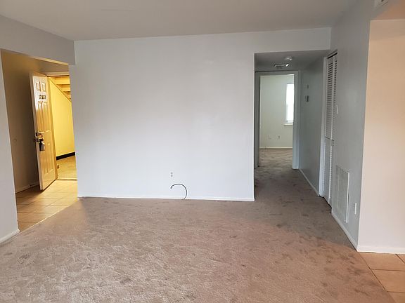 3rd image of 12137 Chaucer Ln