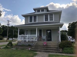 128 S Main St, Lawton, MI 49065
