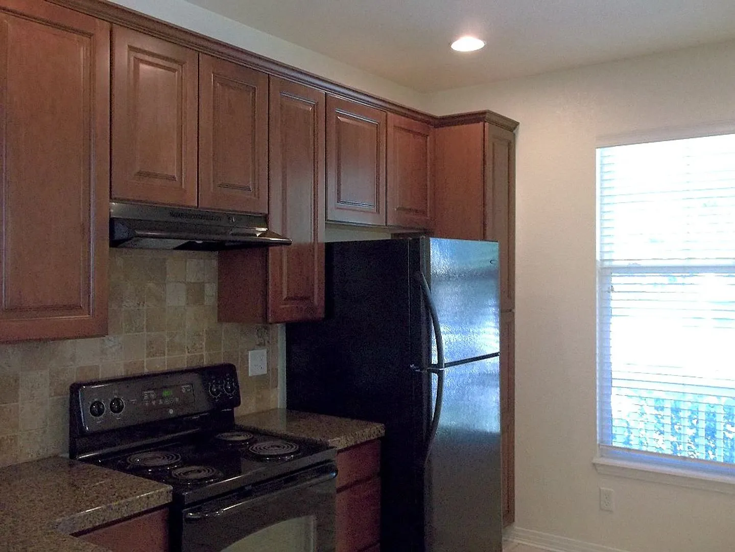 Comfortable & Roomy 3 Bedroom Home Available August 10 — Photo 3
